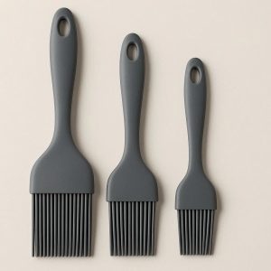 8 Set of 3 Silicone Kitchen Brushes for Basting Basting and Pastry